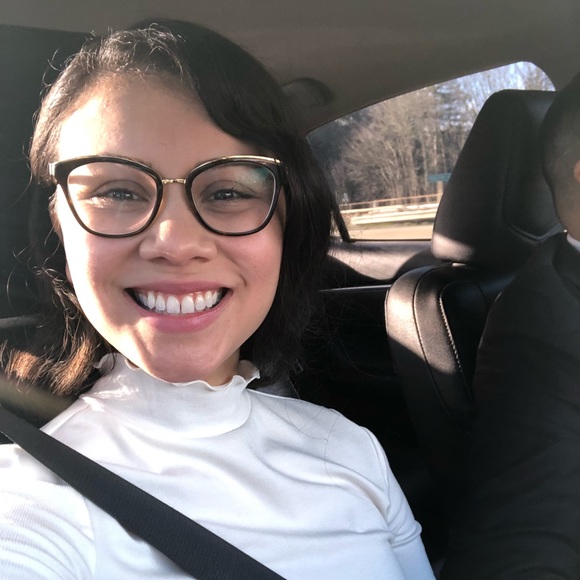 Meet your Posher, Jessica - Picture 1 of 1